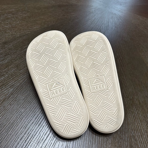 REEF Cushion Bondi Bay Lightweight
Squishy Footbed Water Friendly Sandals, W9 - Picture 7 of 11